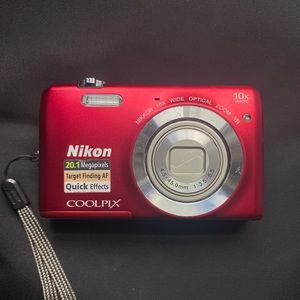 Nikon Coolpix S6700